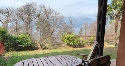 Holiday Home 'Vacanze' with Lake View, Wi-Fi and Air Conditioning