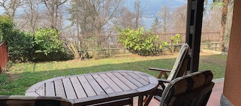Holiday Home 'Vacanze' with Lake View, Wi-Fi and Air Conditioning