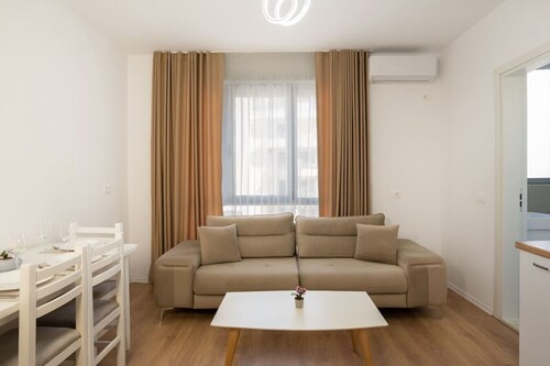 Luxfer Apartment by Tok Apartments
