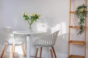 Outdoor dining - Partridge Apartment Bowness (Bowness-on-Windermere)