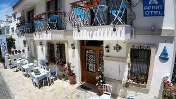 Açık havada yemek servisi