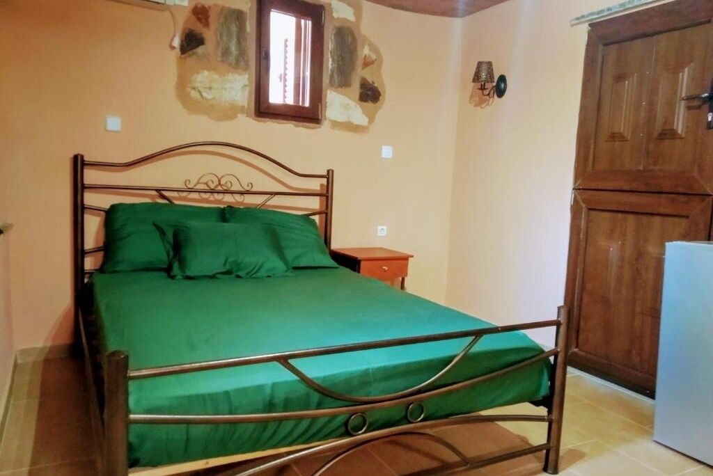 1 slaapkamer, een strijkplank/strijkijzer, wifi, beddengoed