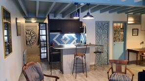 Fridge, oven, stovetop, dishwasher - SAUJON APARTMENT NEAR SPA (Saujon)