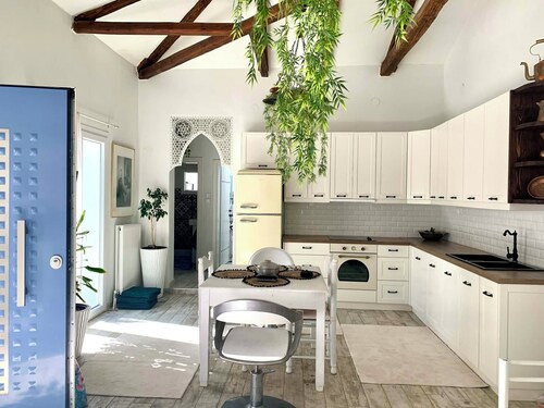 1922 Epoch Harmony Oikia 5΄- city center. Pet Friendly. with courtyard & terrace