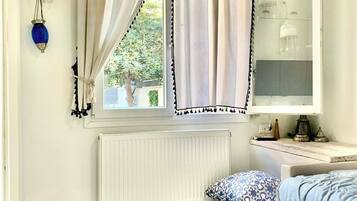 2 bedrooms, iron/ironing board, WiFi (free), bed sheets