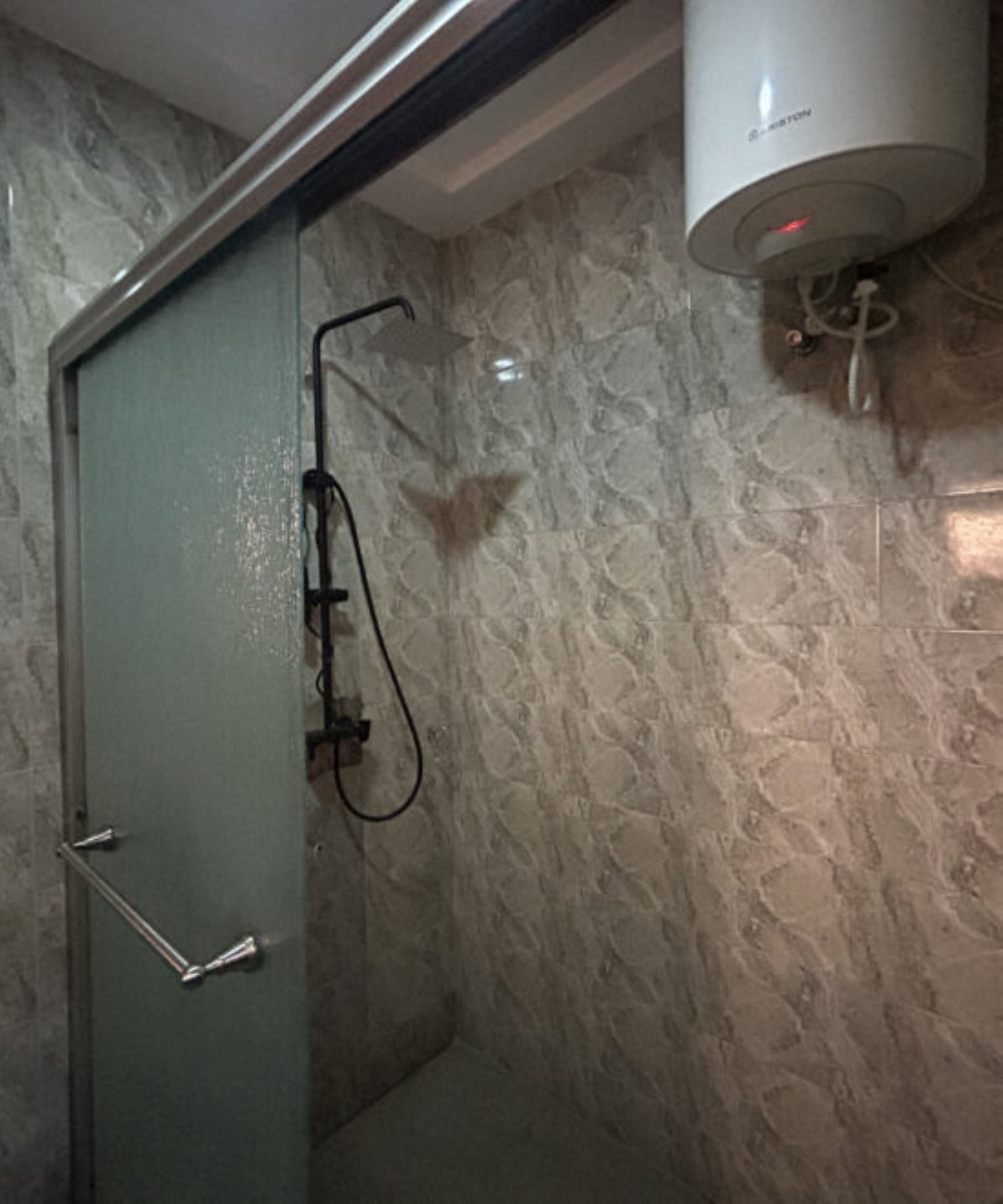 Suite, Balcony | Bathroom | Towels, soap, shampoo