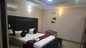 ห้องสวีท, ระเบียง | โต๊ะทำงาน, พื้นที่ทำงานแบบใช้แล็ปท็อป, Wi-Fi ฟรี