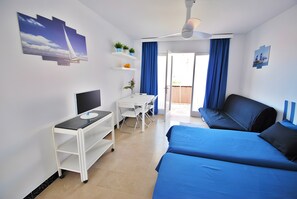 1 dormitori, planxa i posts de planxar, wifi i roba de llit 