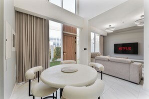 Dining - Chic 2-Bed Villa with Balcony Near Global Village Dubai (Dubai)