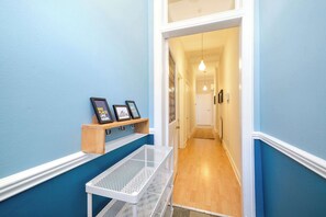 Interior - Refined 2-Bed Flat with Classic Edinburgh Charm (Edinburgh)