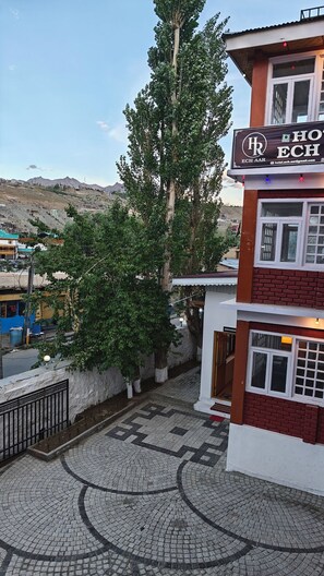 واجهة المنشأة