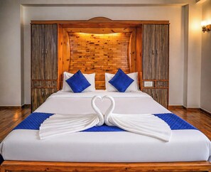 Superior Room | Free WiFi - Flamingo Resort (Manali)