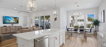 7BR Heart of Home W Pool Near the Beach