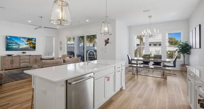 7BR Heart of Home W Pool Near the Beach