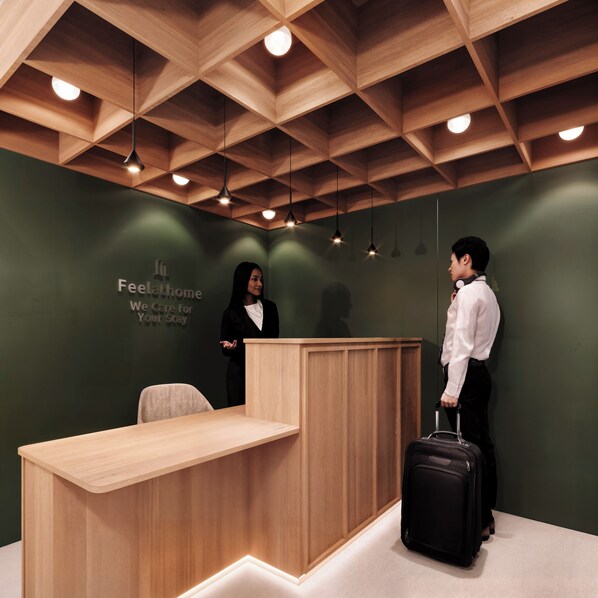 Reception - Feelathome Cortes (Madrid)