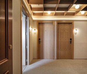 Interior detail - Feelathome Cortes (Madrid)