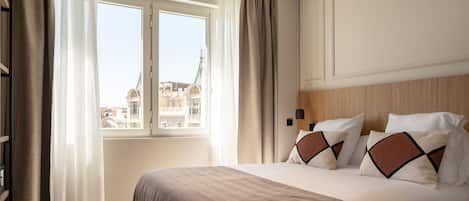 Superior Double Room, City View