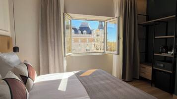 Superior tweepersoonskamer, uitzicht op stad | Een kluis op de kamer, gratis wifi