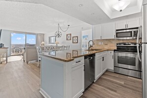 Fridge, microwave, oven, stovetop - South Hampton 1202 3 Br Oceanview Pool Beach (Myrtle Beach)