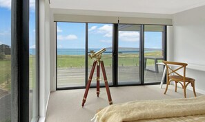 Room - The Horizon on Clayley | Luxury 5BR Oceanview Retreat (San Remo)