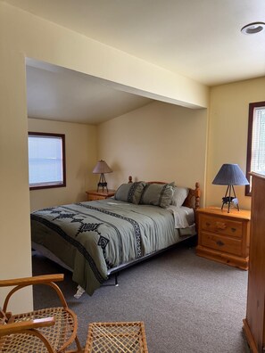 3 bedrooms, WiFi, bed sheets - Cozy 3-bedroom cottage in peaceful Hunter, NY (Hunter)
