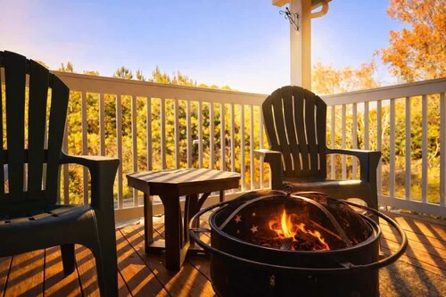 Cozy Mountain Bungalow w/ Fire Pit Near Ocoee