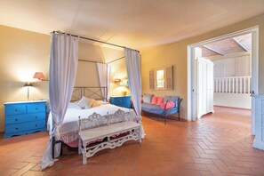 1 bedroom, iron/ironing board, travel crib, free WiFi - Nice apartment in villa for 6 guests with WIFI, A/C, pool, TV and pets allowed (Cerreto Guidi)