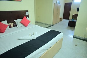 家庭三人房 | 熨斗/熨衣板、免費無線上網