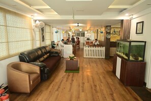 Ảnh chưa phân loại, 4 trong số 16 ảnh, nút