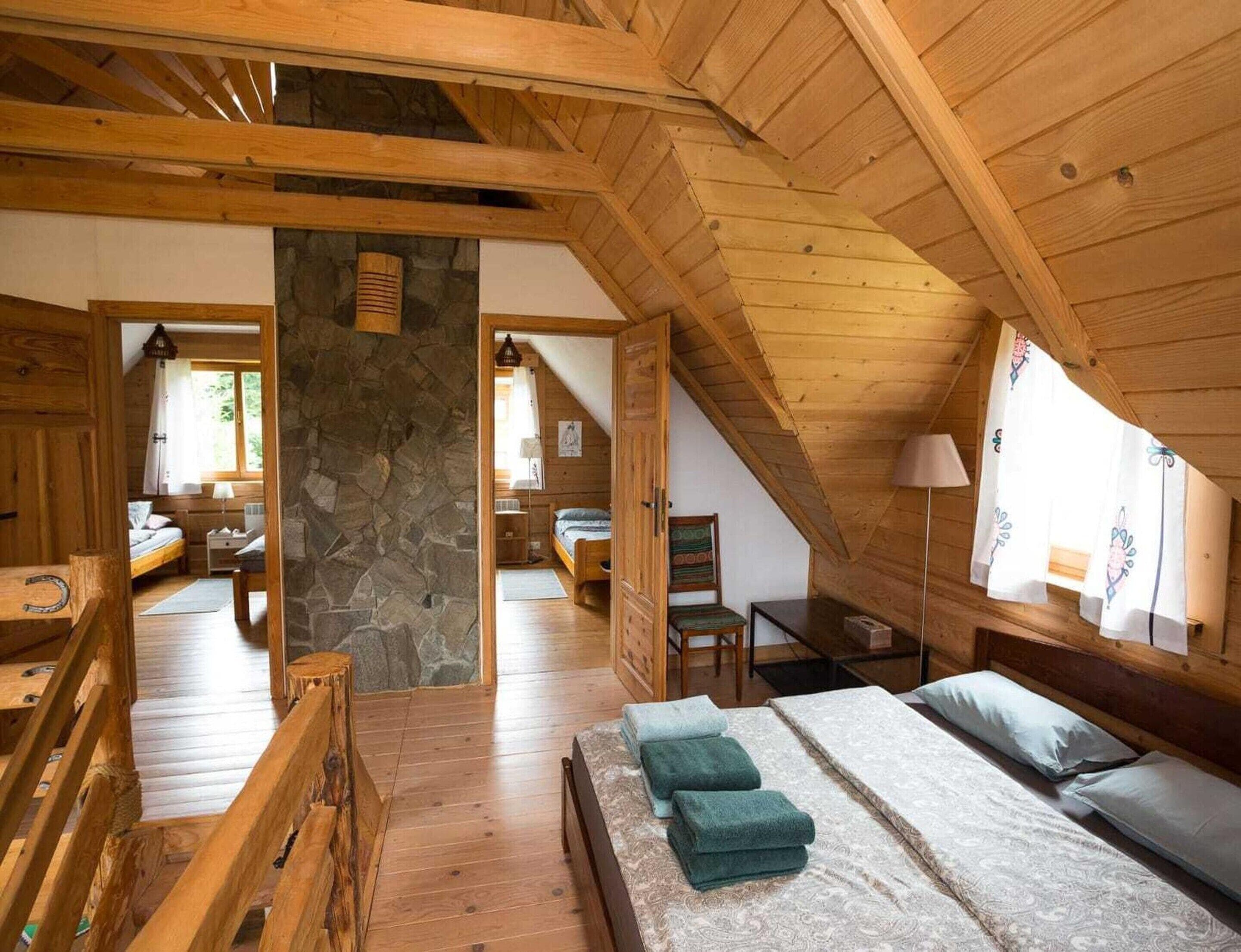 House | 4 bedrooms, individually furnished, bed sheets