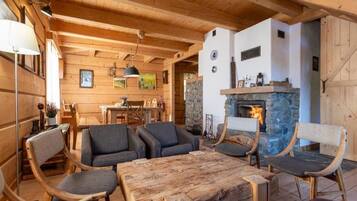 House | Living room