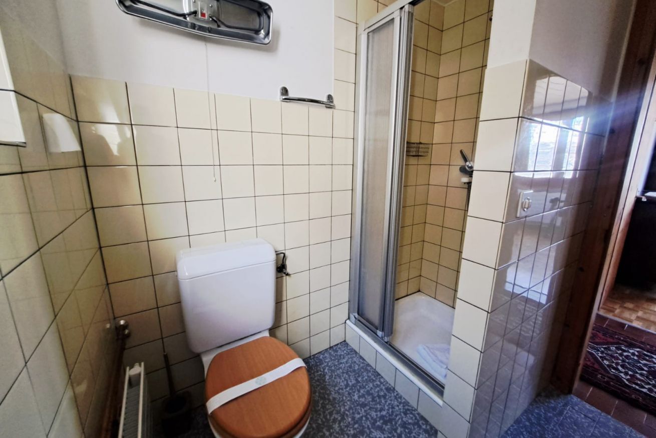 Dusche, Handtücher, Shampoo