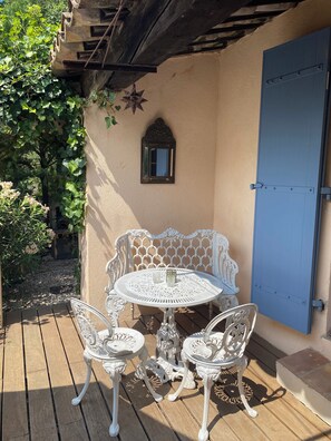 屋外ダイニングエリア