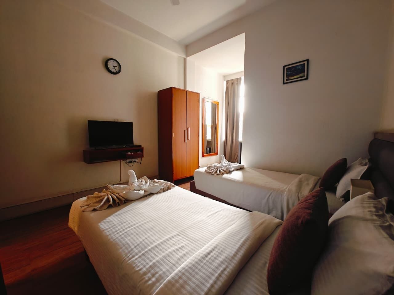 Superior Twin Room | Desk, laptop workspace, iron/ironing board, free WiFi