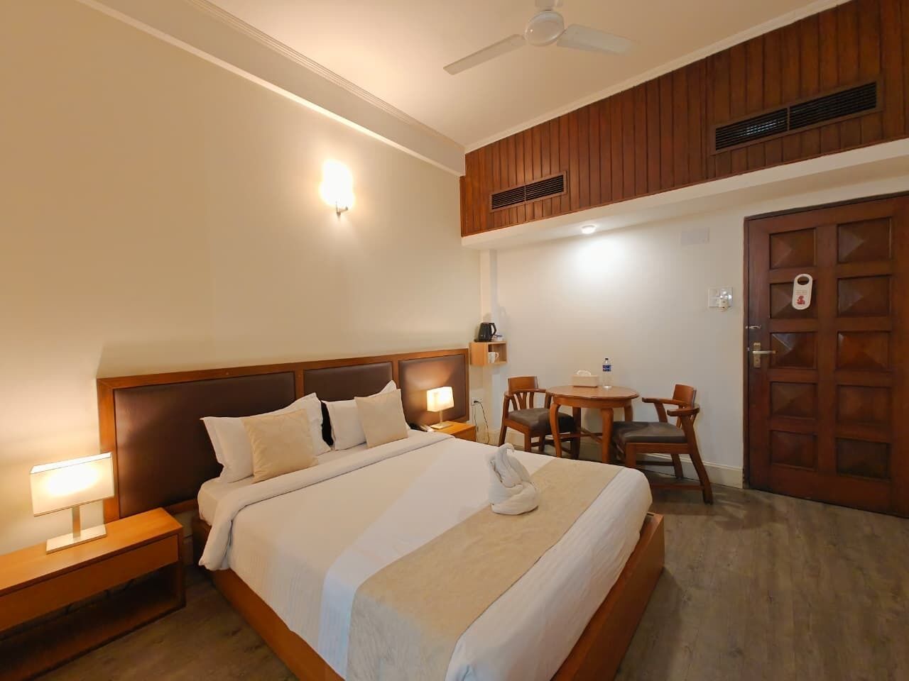 Superior Double Room | Desk, laptop workspace, iron/ironing board, free WiFi