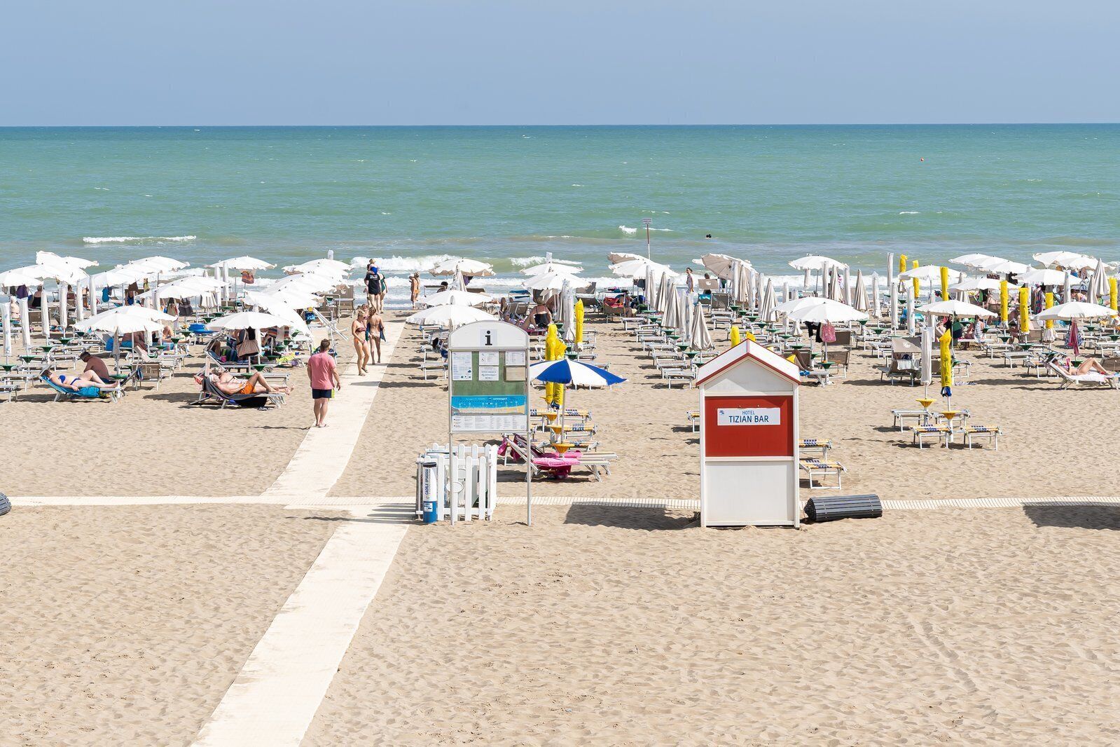 Privatstrand, weißer Sandstrand, Cabañas (kostenlos), Liegestühle