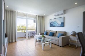 TV - Sol de Quarteira modern apartment - by HDproperties (Quarteira)