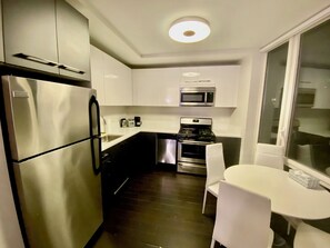 Private kitchen - 1 Bed Nr Grand Central, 30days+W/D+FullKitchen in unit with Free Gym and Lounge! (New York)