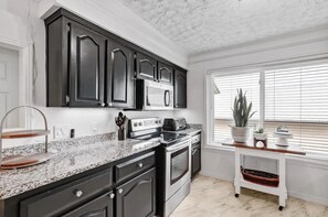 Fridge, microwave, oven, stovetop - 338A Tarpon Ave ~ Duplex, 2 Blocks from Beach (Fernandina Beach)