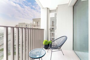 House - Stayshort - Cozy 1BR in Creek Beach Sleeps 4 (Dubai)