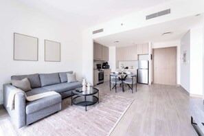 House - Stayshort - Cozy 1BR in Creek Beach Sleeps 4 (Dubai)