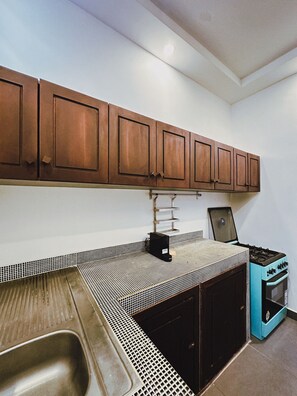 Deluxe Villa | Private kitchen - MAYORA Villas & Suites (Lomé)