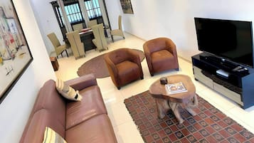 Villa, 2 Bedrooms, Air conditioning | Living area