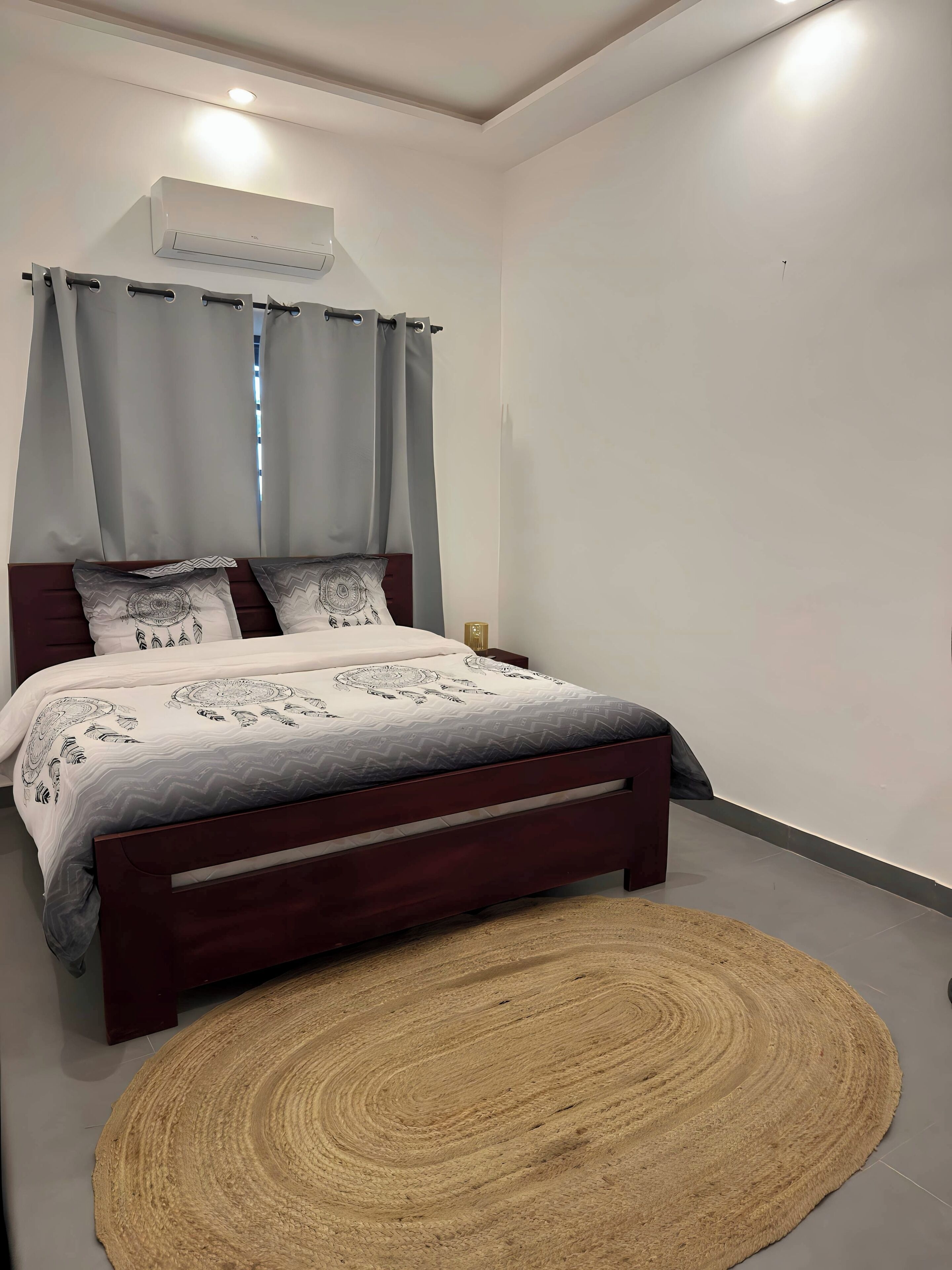 Iron/ironing board, free WiFi