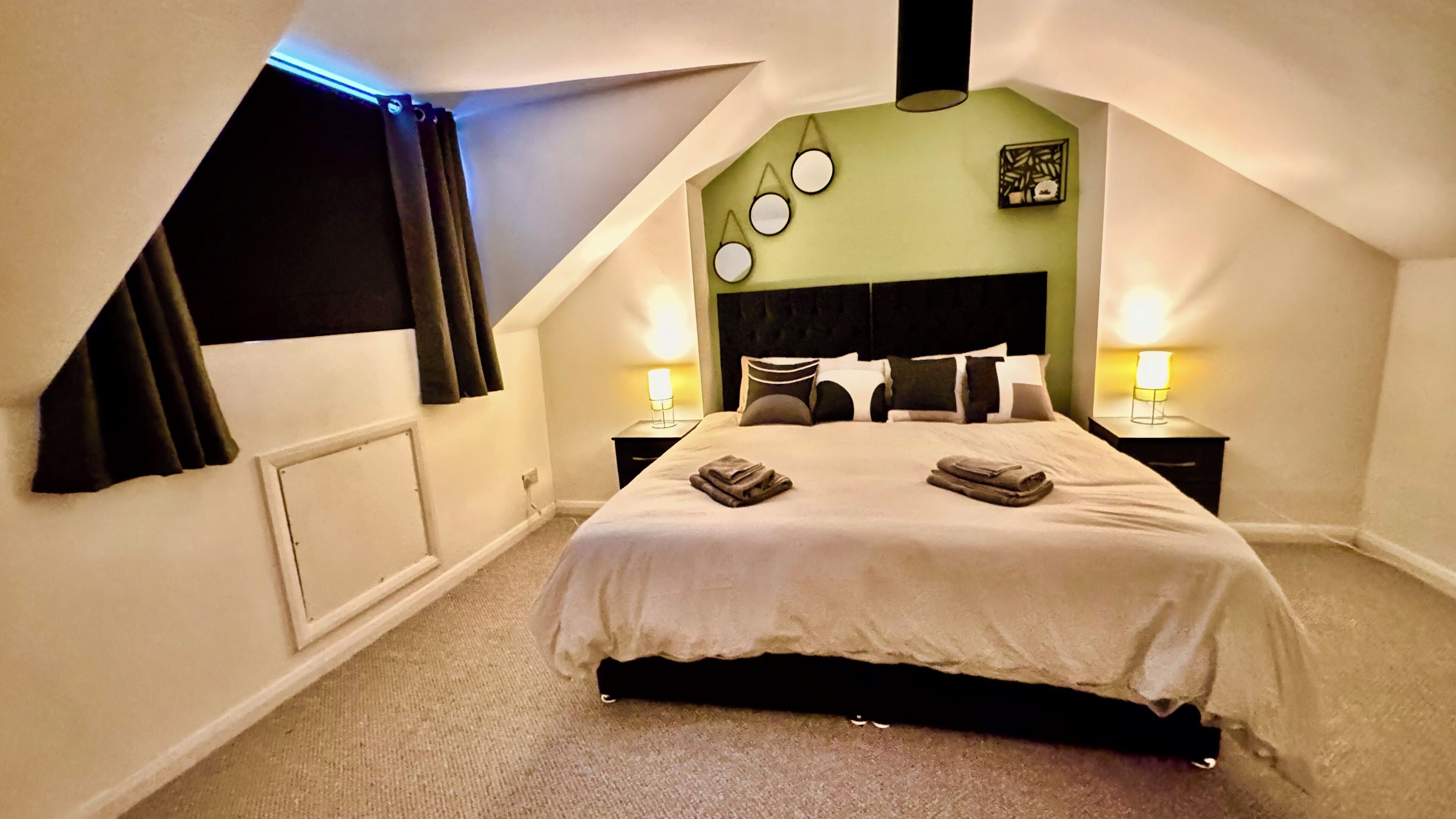 5 bedrooms, iron/ironing board, WiFi, bed sheets