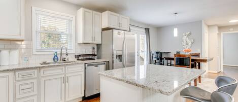 House (4 Bedrooms) | Interior