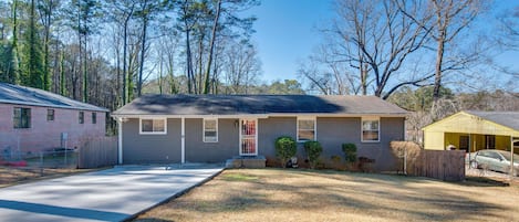 House (4 Bedrooms) | Front of property