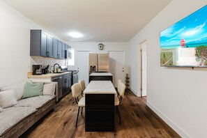 Private kitchen - Modern Miami Beach Apartment - Steps to the Ocean (Miami Beach)