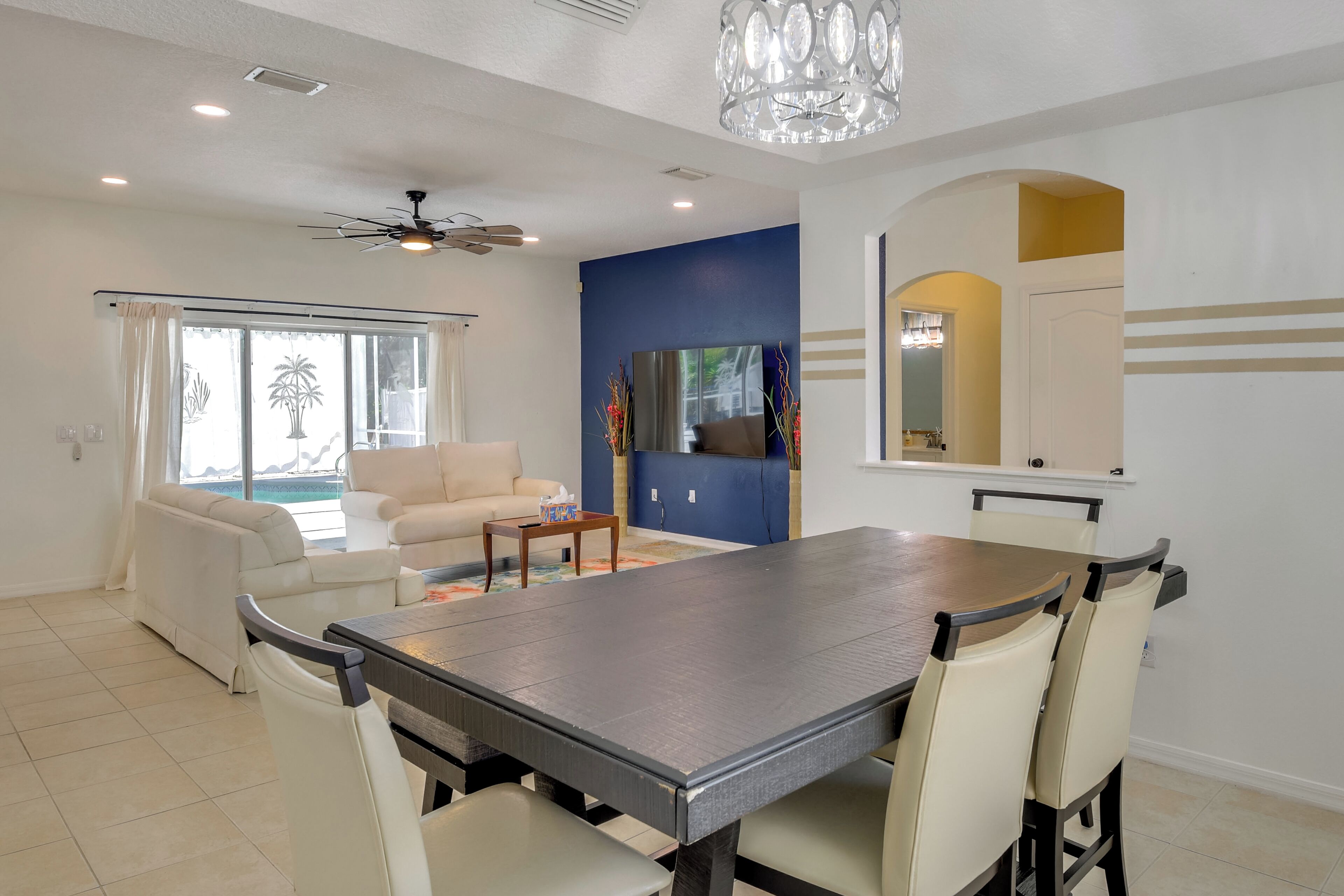 House (3 Bedrooms) | Interior