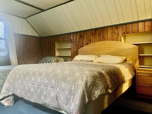 Unclassified image, 5 of 18, button - 3-bedroom house in charming Hempstead with cool AC (Hempstead)